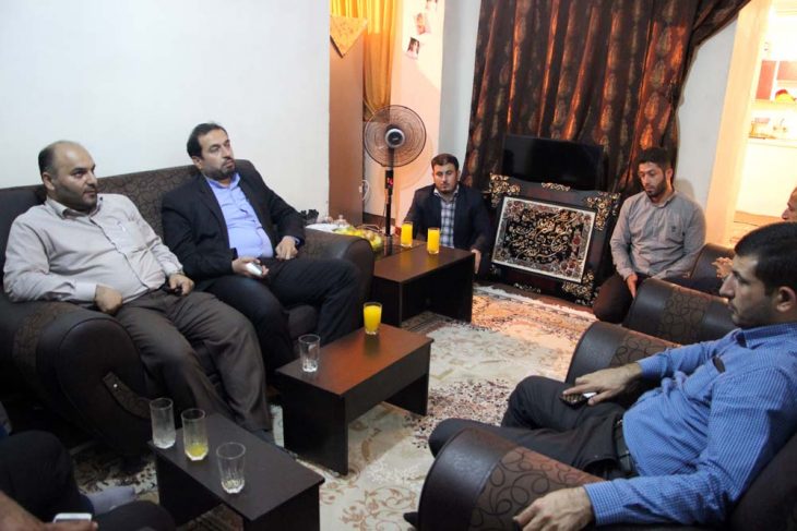 عیادت شهردار مسجدسلیمان از پرسنل در بستر بیماری، حضور در خانه شهید به مناسبت هفته دفاع مقدس