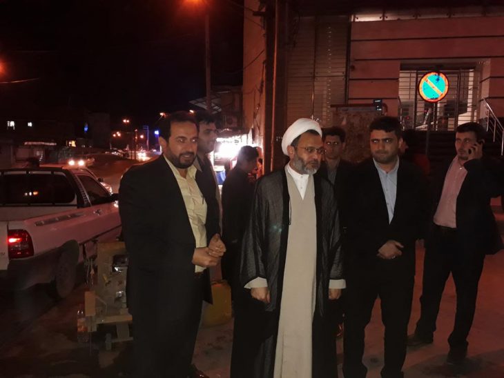 بازدید امام جمعه شهرستان به همراه شهردار مسجدسلیمان از بازار دستفروشان
