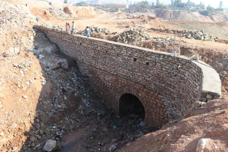گزارش تصویری از عملیات احداث پل ارتباطی منطقه مالجونکی توسط شهرداری مسجدسلیمان