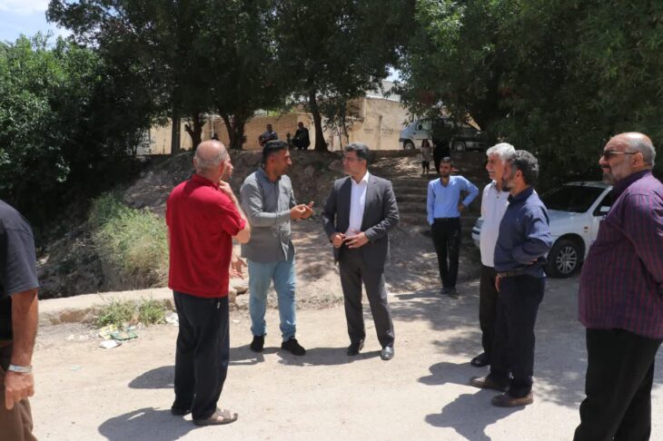 بازدید شهردار مسجدسلیمان از پروژه احداث کانال دفع آبهای سطحی محله نفتک لین ۳ 