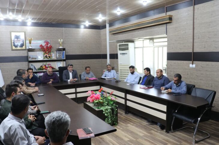جلسه شهردار مسجدسلیمان با معاونین، مدیران و مسئولین واحدهای مختلف شهرداری در جهت ارائه خدمات مطلوبتر به شهروندان برگزار شد
