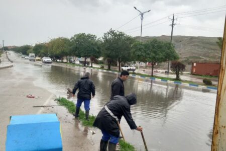 بازگشایی مسیر دفع آبهای سطحی شهرک ولیعصر(عج) توسط شهرداری مسجدسلیمان