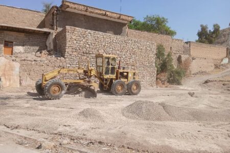 ساماندهی دستفروشان و بساط گران در دستور کار قرار دارد / عملیات تسطیح و زیر سازی جایگاه دست فروشان در حال انجام است